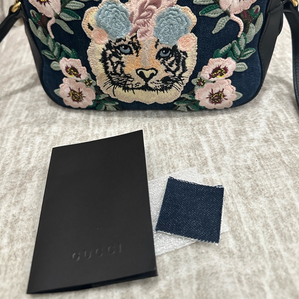 🚫SOLD🚫✨💎LIMITED EDITION 💎✨GUCCI Tiger Denim Japan Exclusive Camera Bag. - Picture 15 of 15
